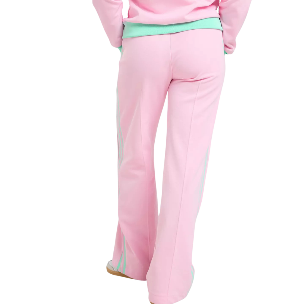 TUTA SPORTIVA ROSA E VERDE MARE